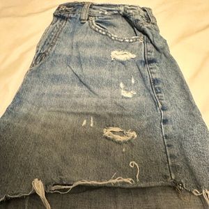 DYNAMITE DISTRESSED MOM SHORTS